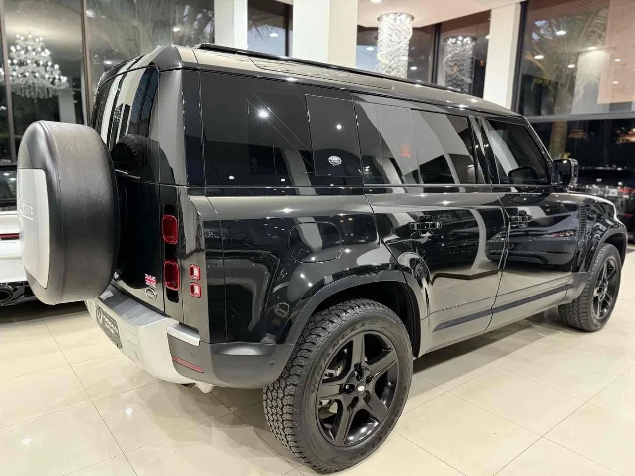 Land rover Defender 2021 2.0 p300 gasolina 110 se awd automático - Foto 5