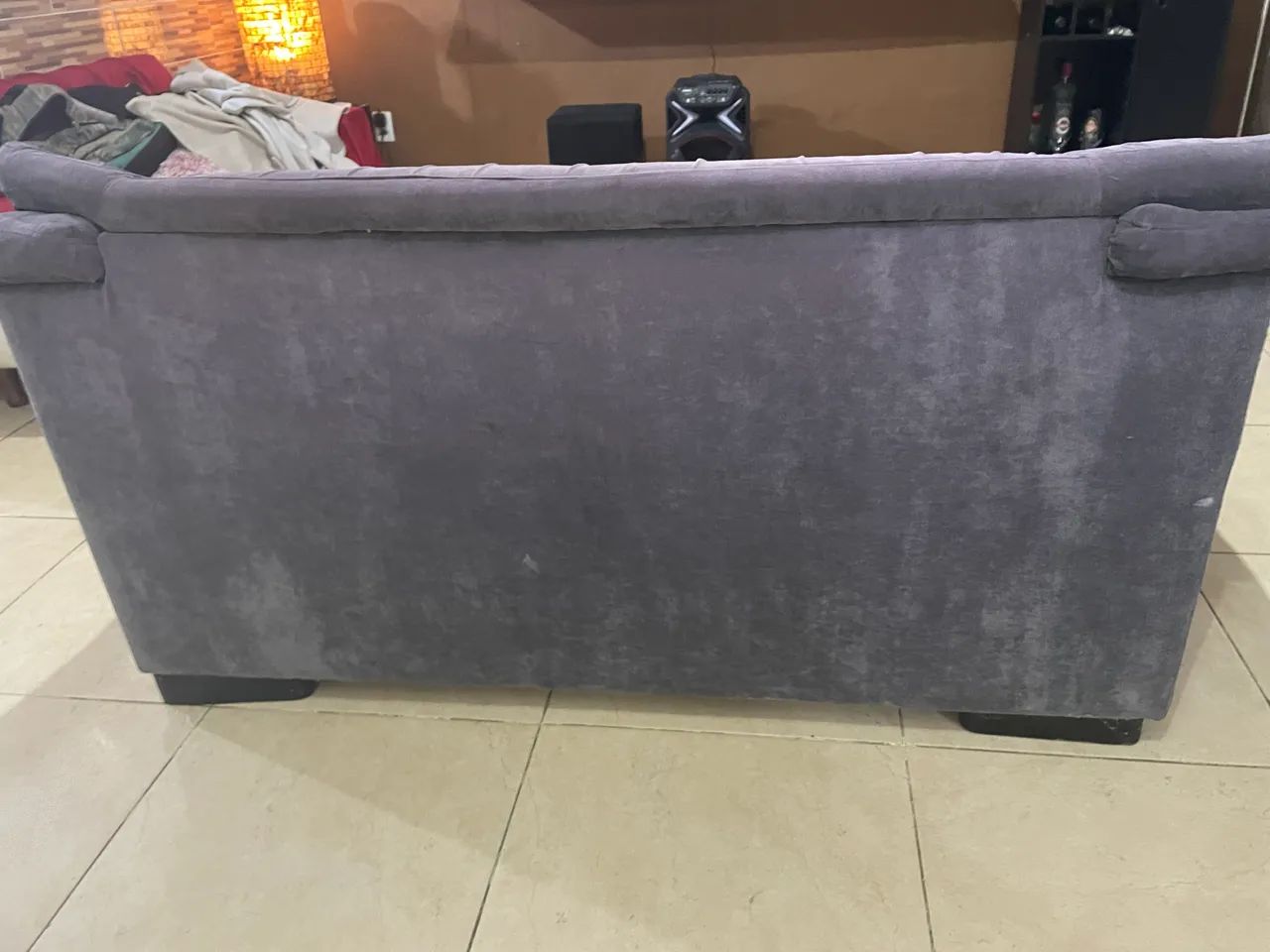Sofá de 2 lugares cinza - Foto 2