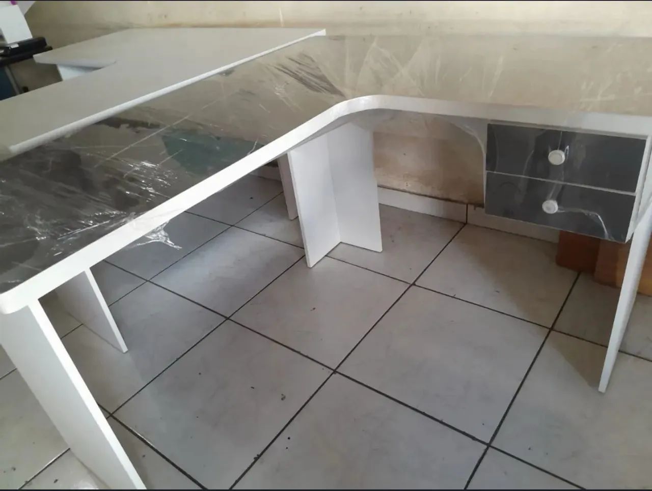 new - mesa escrivaninha preta e branca em mdf - frete gratuito