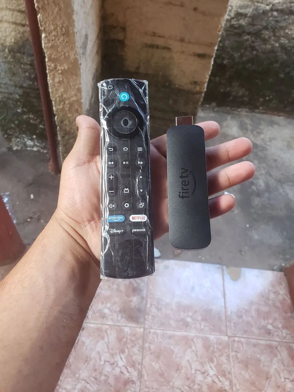 Fire stick 4k max de 2 Geração 16 GB e de 2 Ran - Foto 3