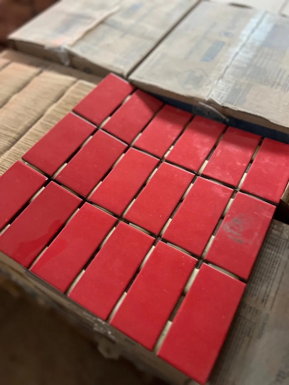 Revestimento cerâmico vermelho 5x10 tipo A Elizabeth na promoção 