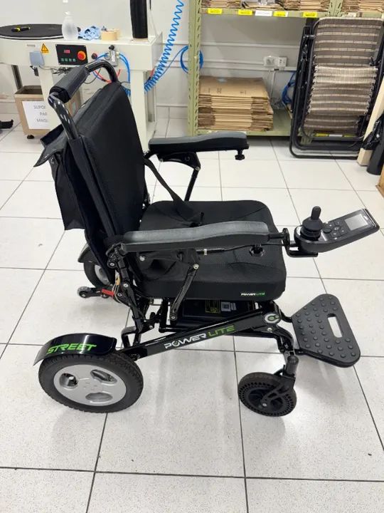 Cadeira de Rodas Motorizada Compact Street - Power Lite - Foto 4