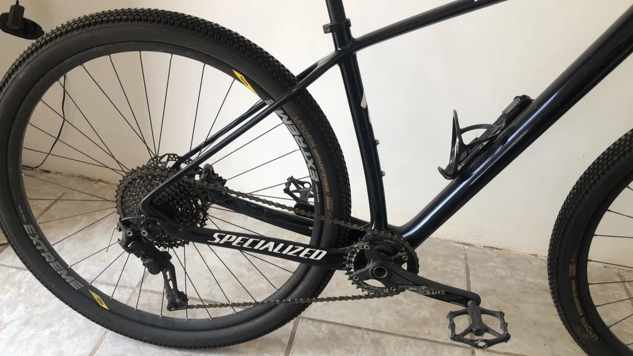 Bike Carbono Tamanho 19 aro 29 - Foto 2