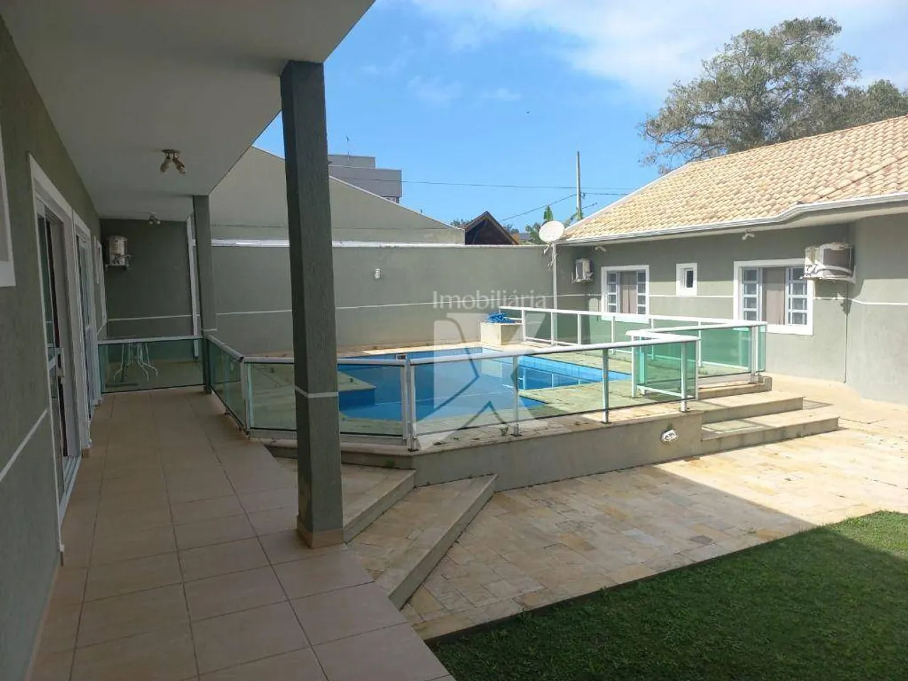Casa com ar e piscina + 5 dorm. ( sendo que 03 são suítes) para alugar, 150 m² por R$ 1.70