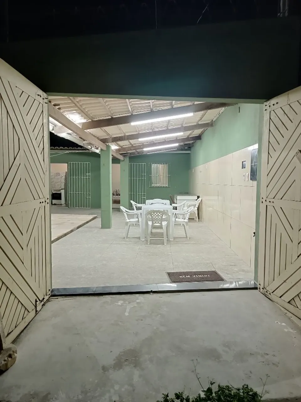 CASA COM PISCINA PRA TEMPORADA