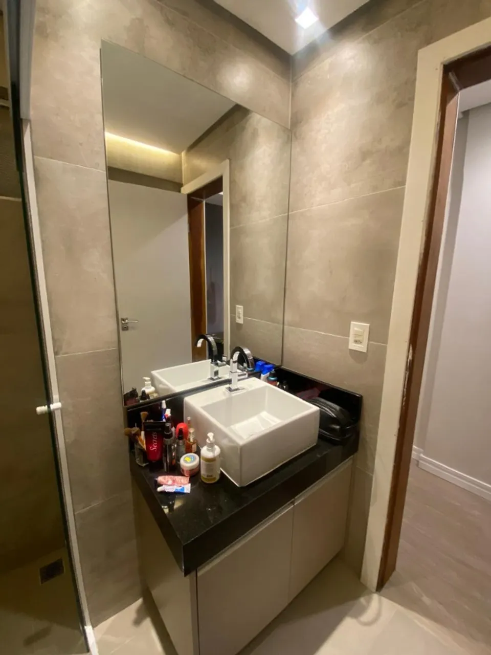 Studio mobiliado à venda - Centro de Curitiba, 6º andar, excelente localização.