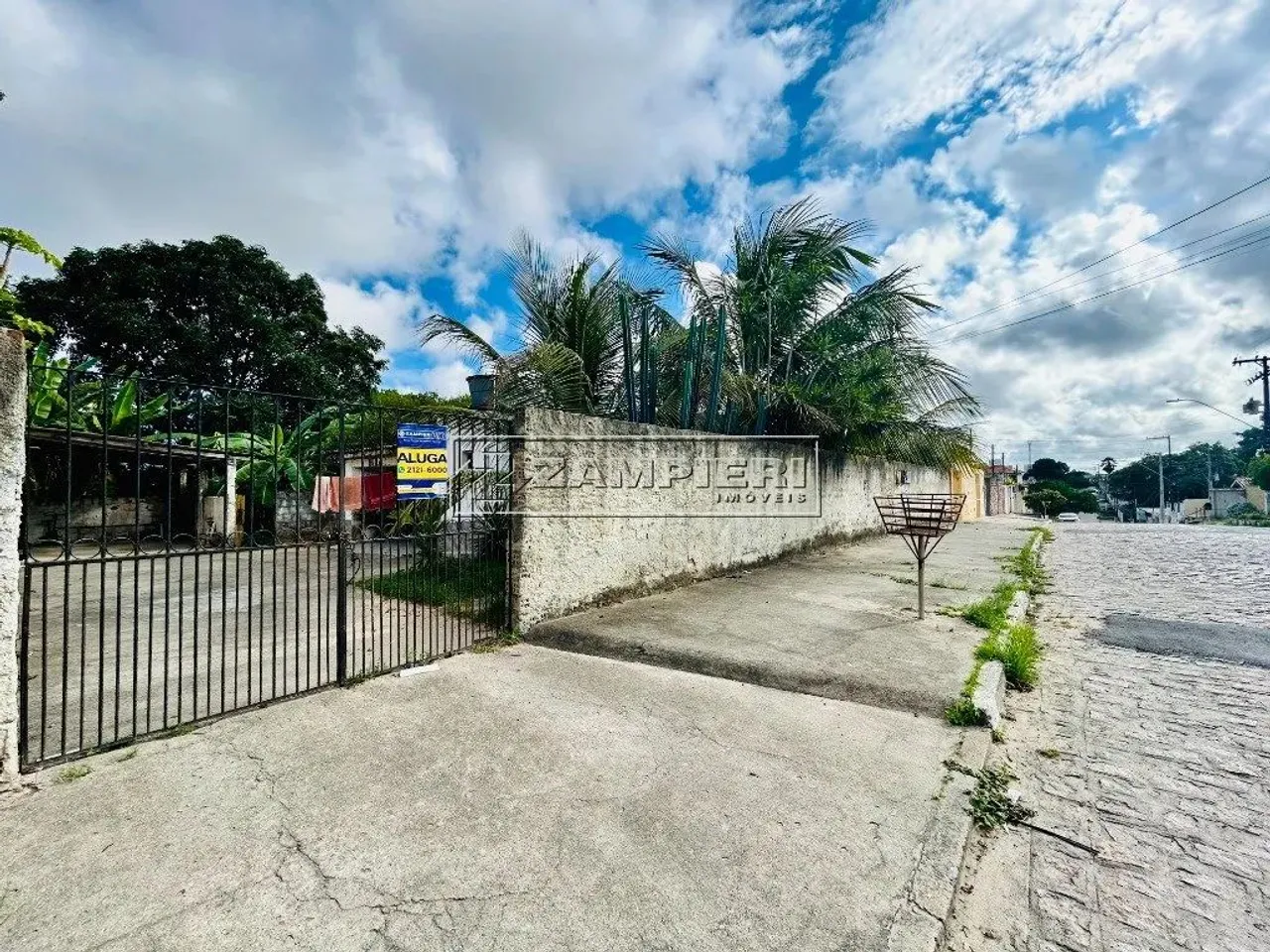 Casa de 03 quartos para aluguel na Gruta de Lourdes Maceió