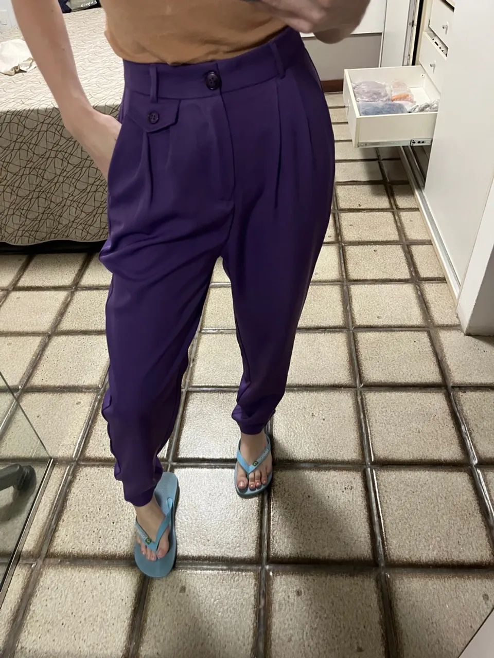 Calça cenoura roxa  - Foto 3