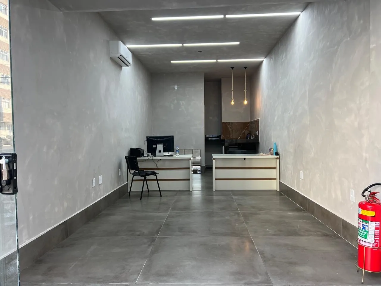 ALUGA-SE PONTO COMERCIAL - LOCALIZAÇÃO PRIVILEGIADA EM GUARAPARI
