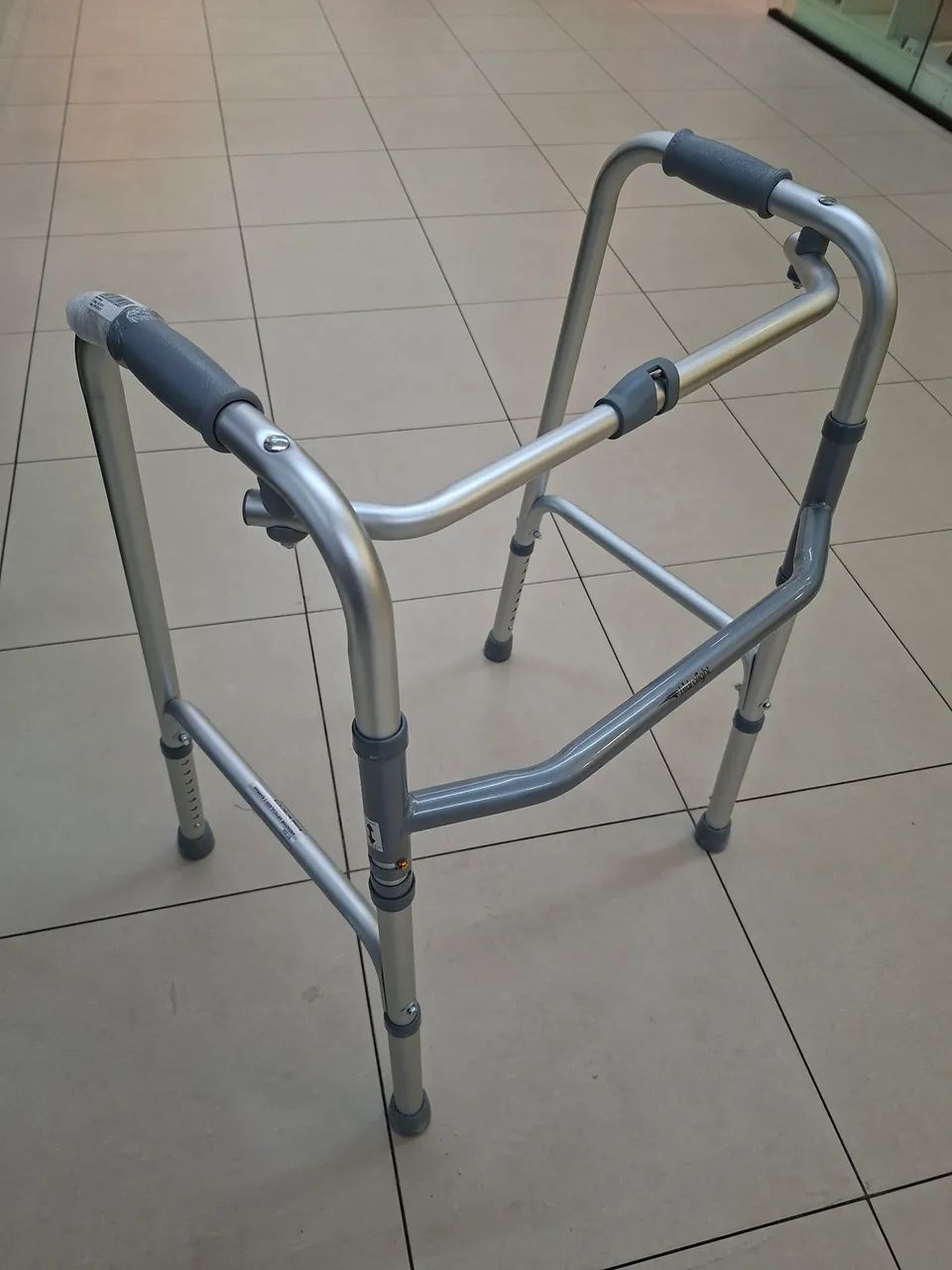 Andador articulado e fixo alumínio 100kg - Foto 2