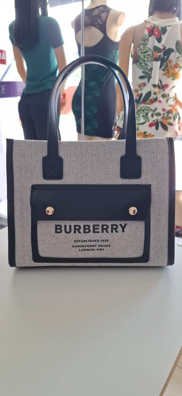 Bolsa Burberry cinza nova - Foto 2