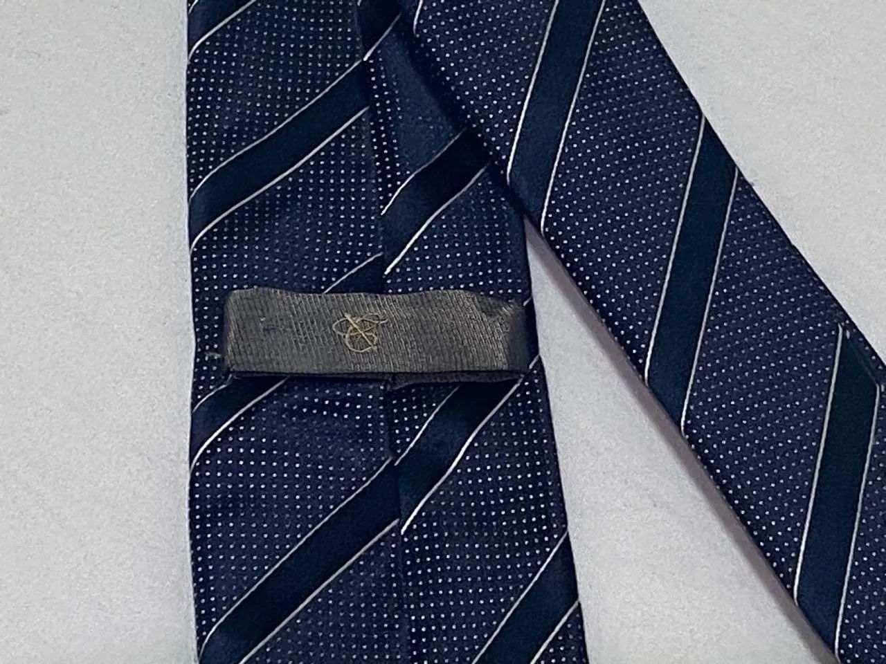 Gravata Canali 1934 Azul Listrada Ótimo Estado - Foto 2