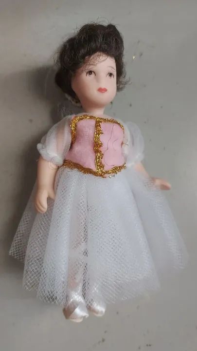 boneca de porcelana de época