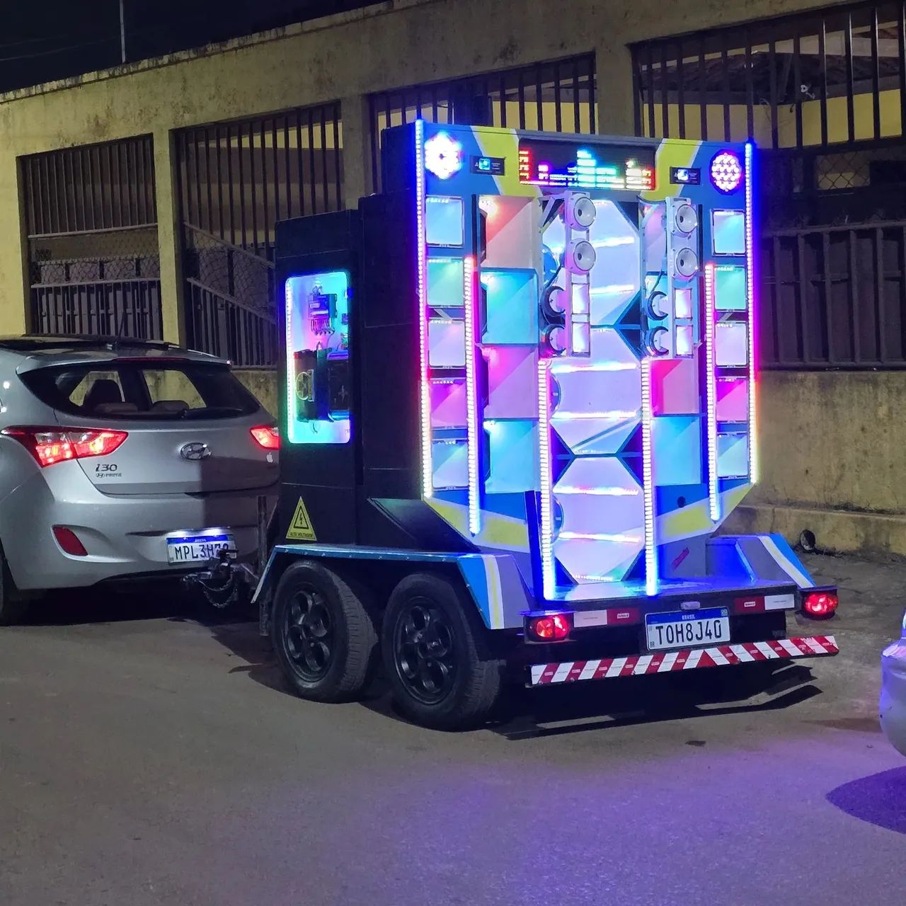 Paredão de som, reboque som, carretinha som