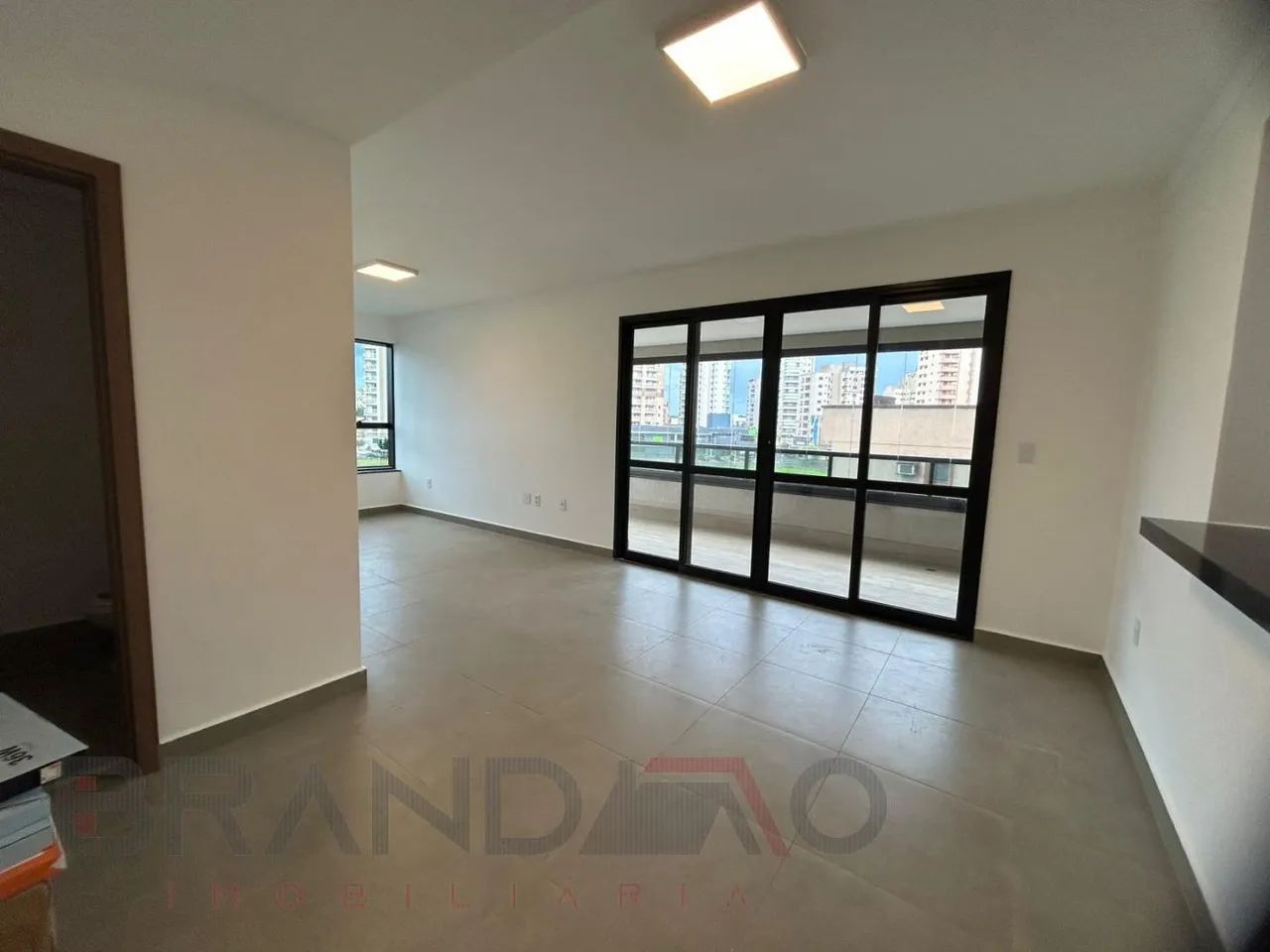 APARTAMENTO Á VENDA NO EDIFÍCIO PLAZA DE ESPAÑA - 143,89m² - 3 SUÍTES + LAVABO, COMPLETO E - Foto 3