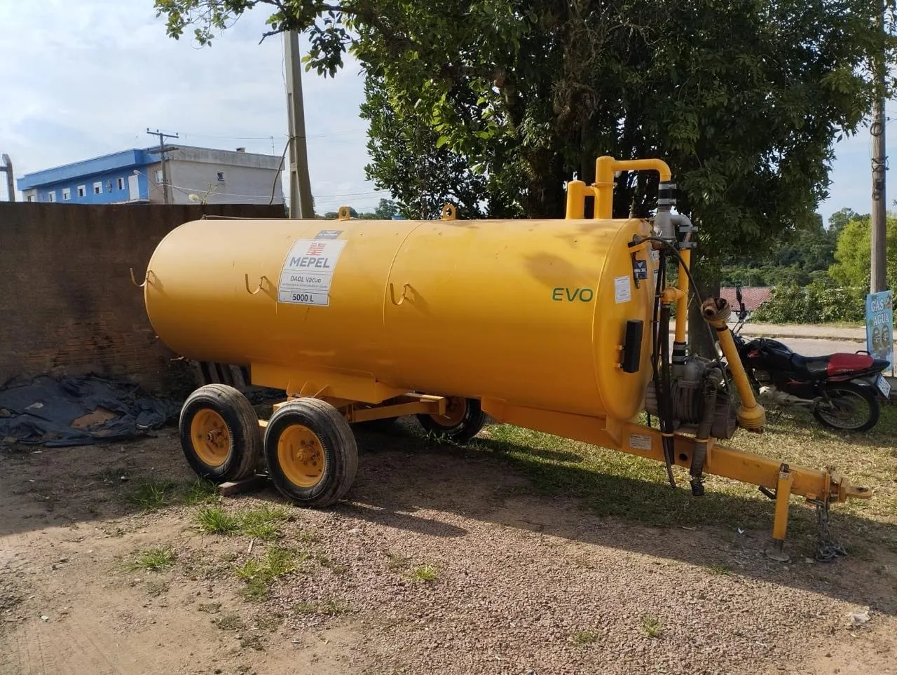 Distribuidor de adubo líquido tanque água com bomba pouquíssimo uso