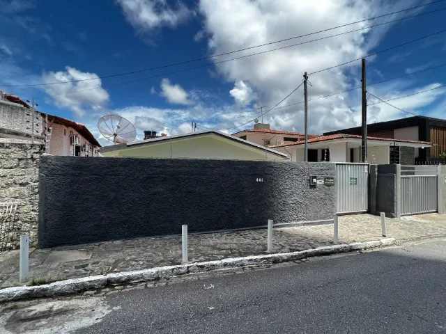 CASA PARA ALUGAR - BRISAMAR | 3 QUARTOS | ESPAÇO E SEGURANÇA!