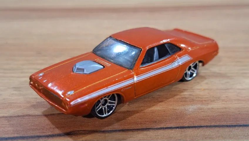 Hot Wheels '70 Dodge Hemi Challenger - Web Trading Cars Series (Loose)