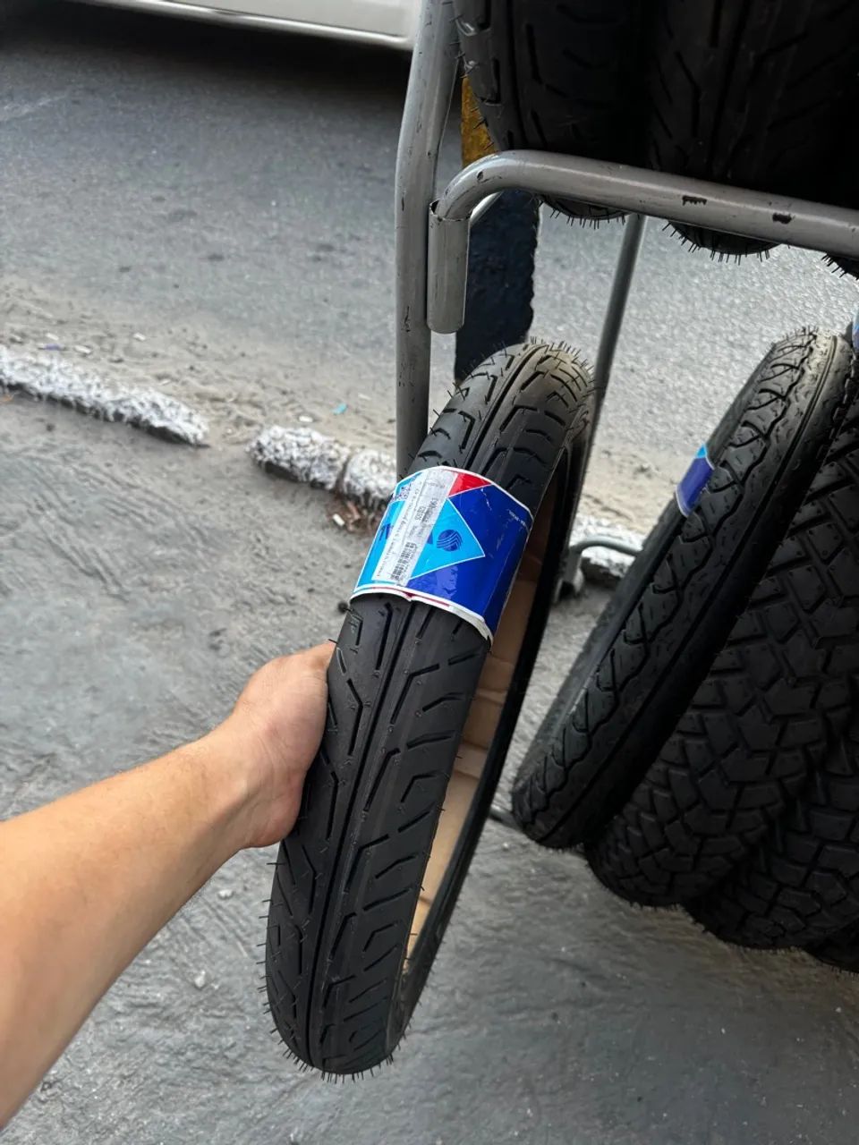 Pneus Vipal Sem câmara 80/100 R18