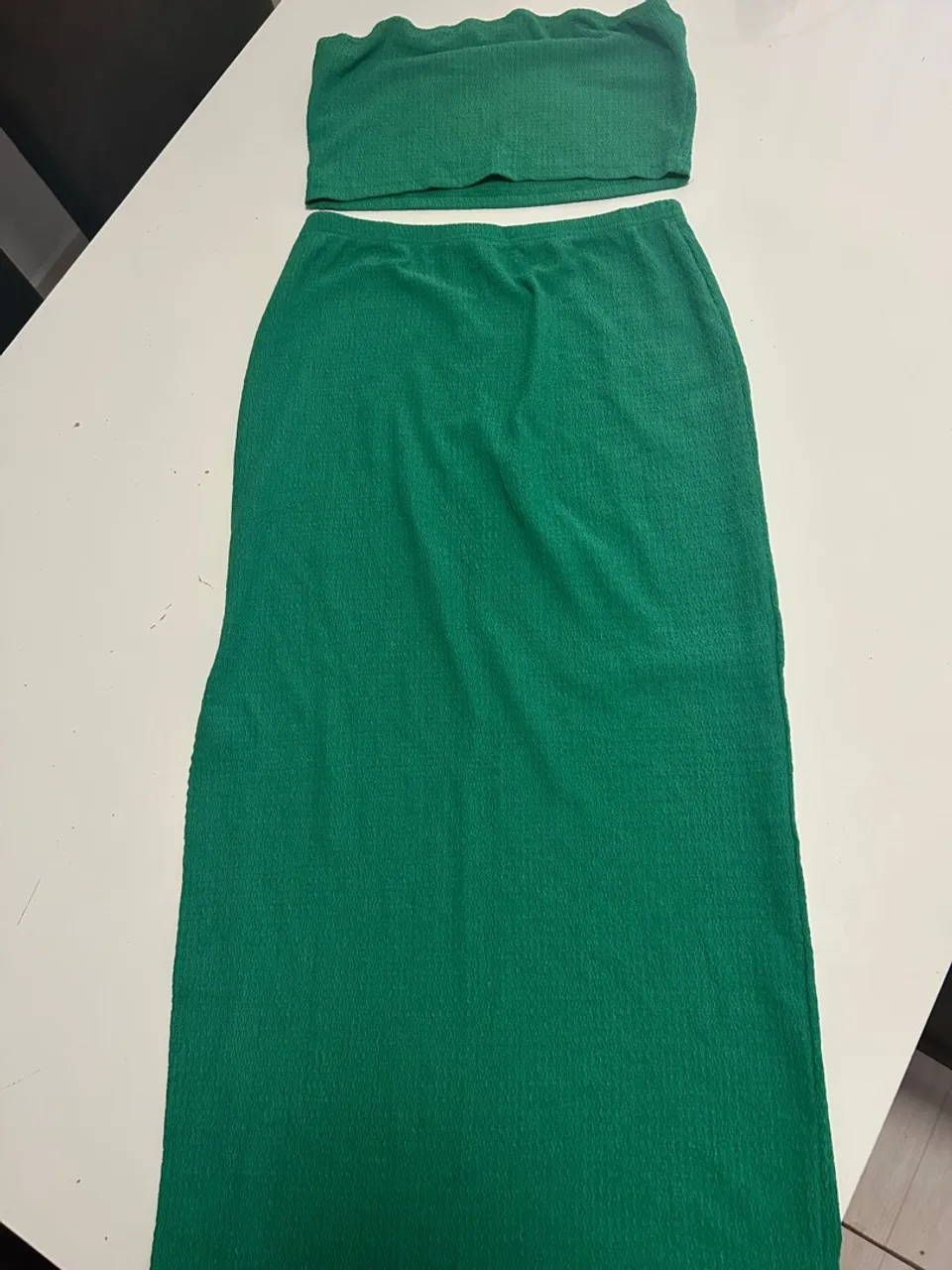 Conjunto Saia e Top Verde - Elegância e Conforto