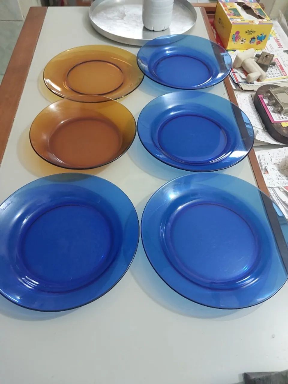 6  Pratos Azuis e Âmbar da Marca Duralex. Ótimo Estado. 