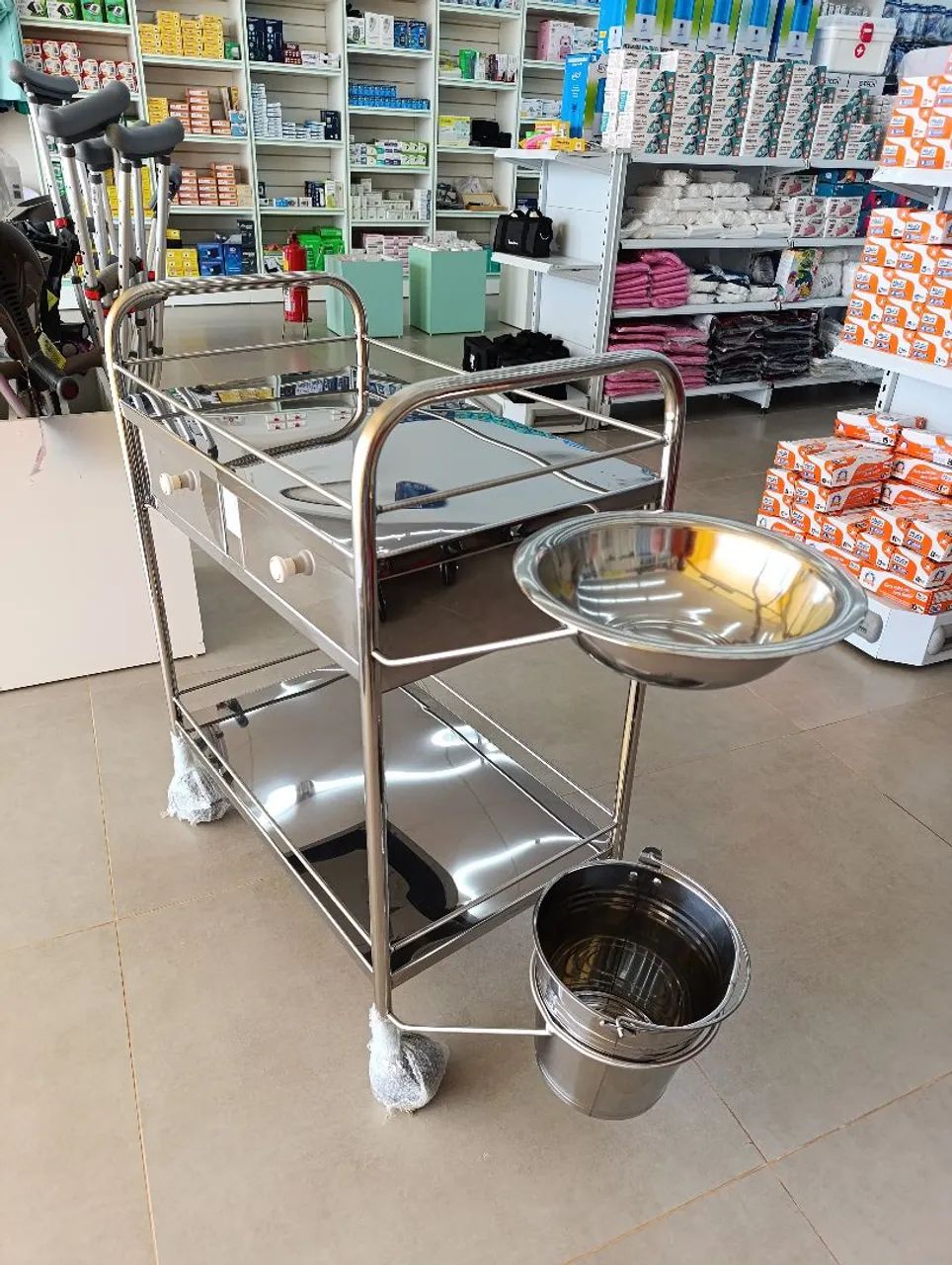 Carrinho TODO EM AÇO inox com bacia, balde e 2 gavetas  - Foto 3