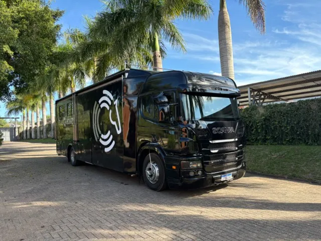 Caminhão de transporte de cavalos