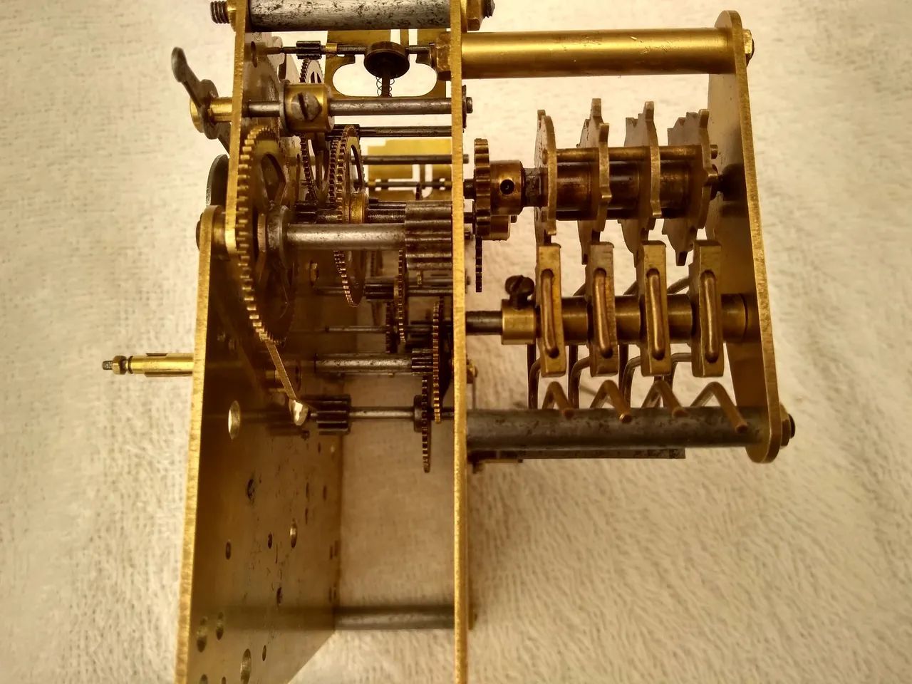 MÁQUINA DE RELÓGIO DE MESA CARRILHÃO WESTMISTER USADA - Foto 3