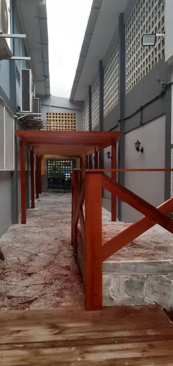 Pergolado em madeira para área externa