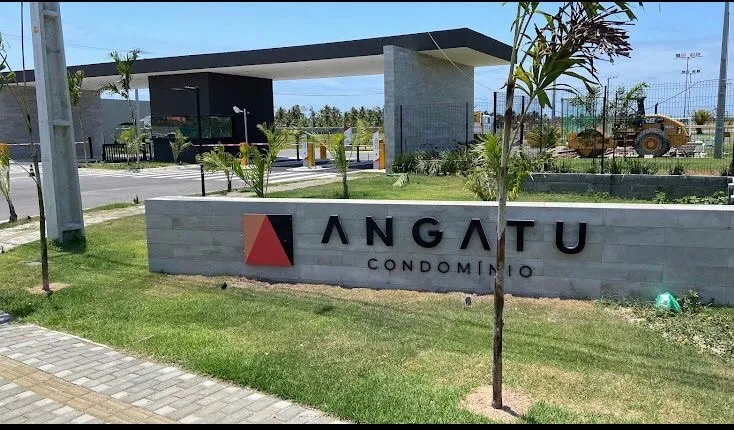Terreno condomínio Angatu