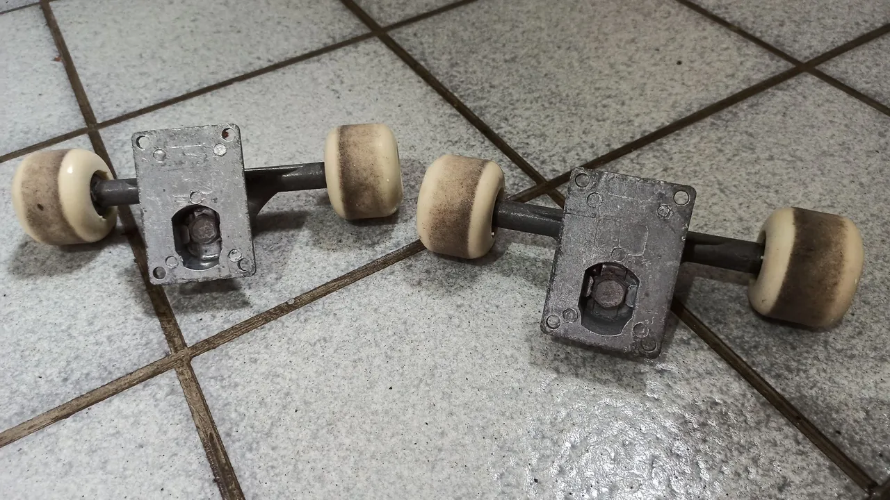 Trucks e Rodas de Skate Usados