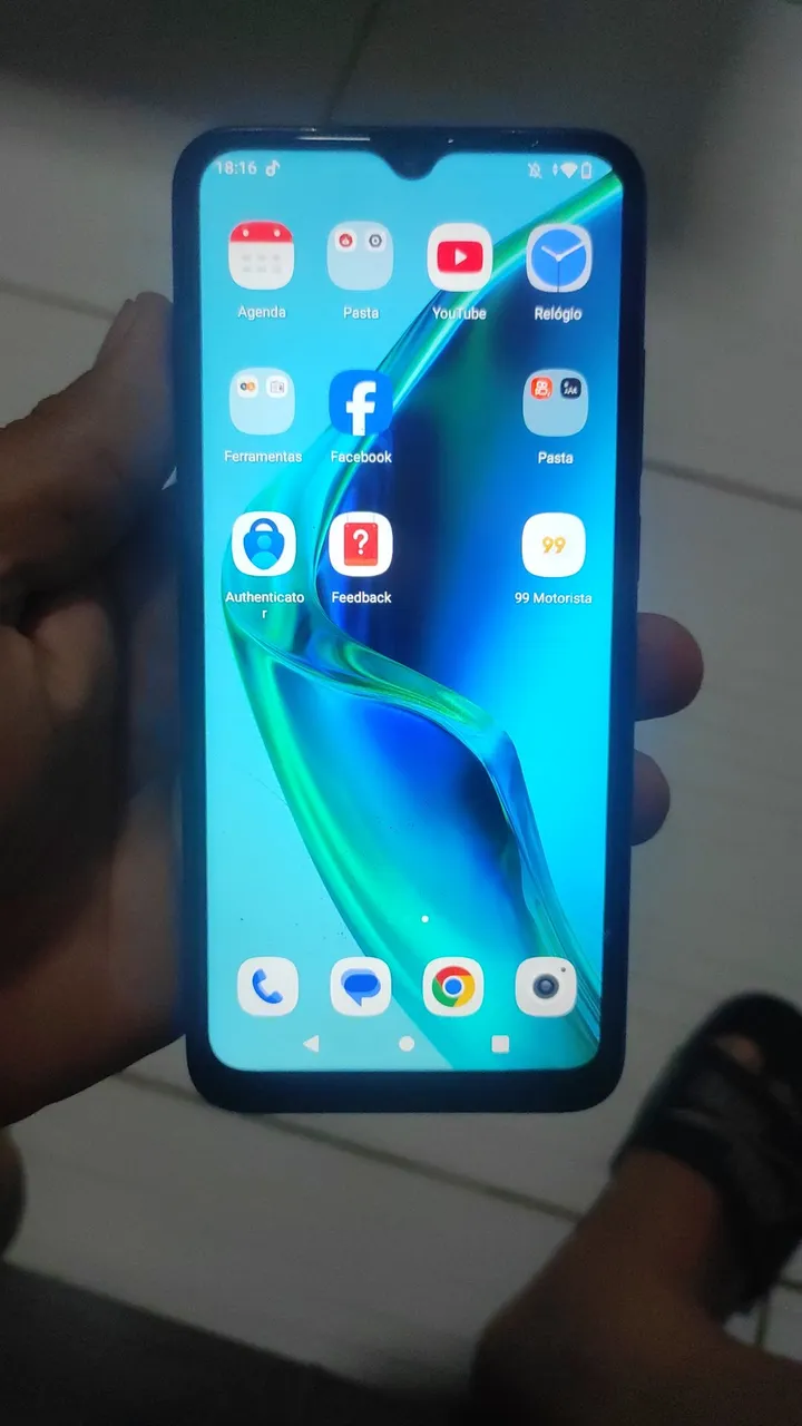 Vendo celular do meu uso novinho sem marcas de uso de procedência 400 reais 