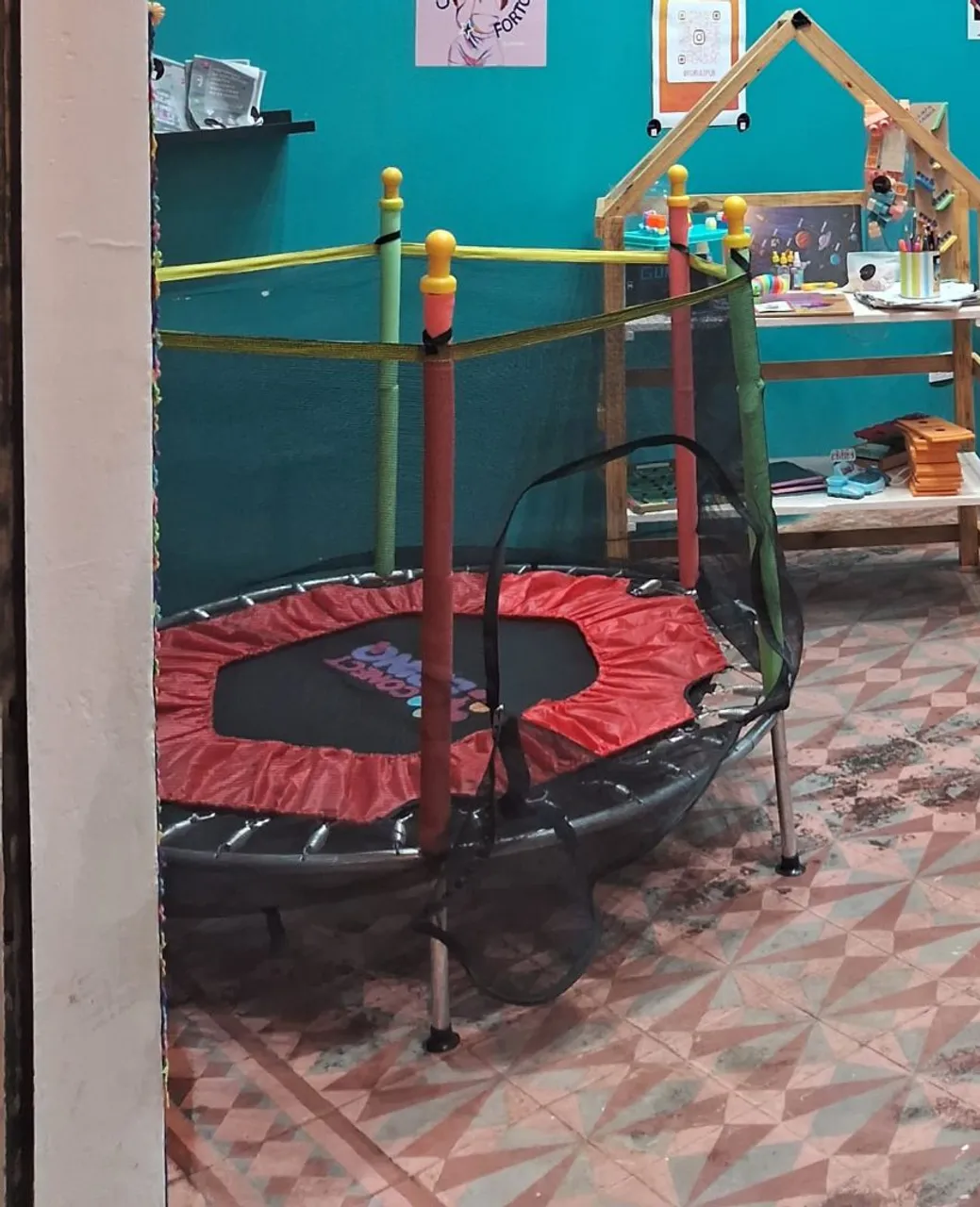 Cama Elástica Infantil com Rede de Proteção