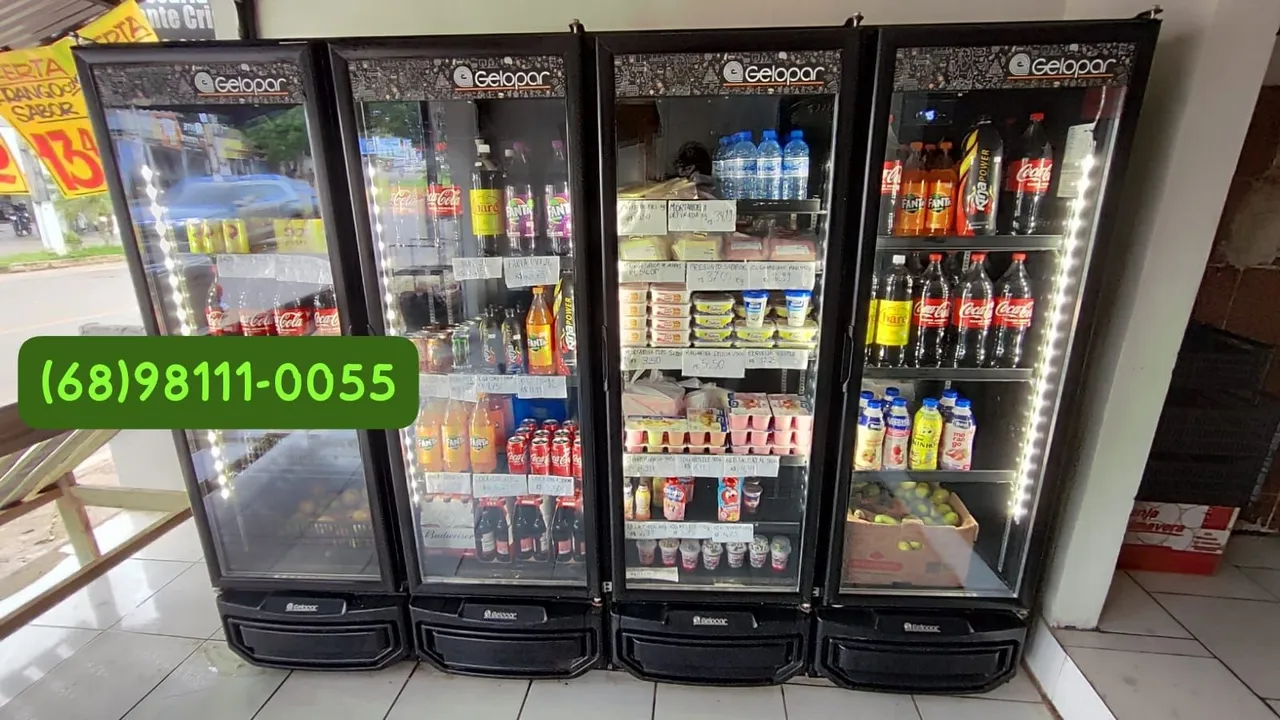 Expositor Gelopar 4 portas econômico em ótimo estado