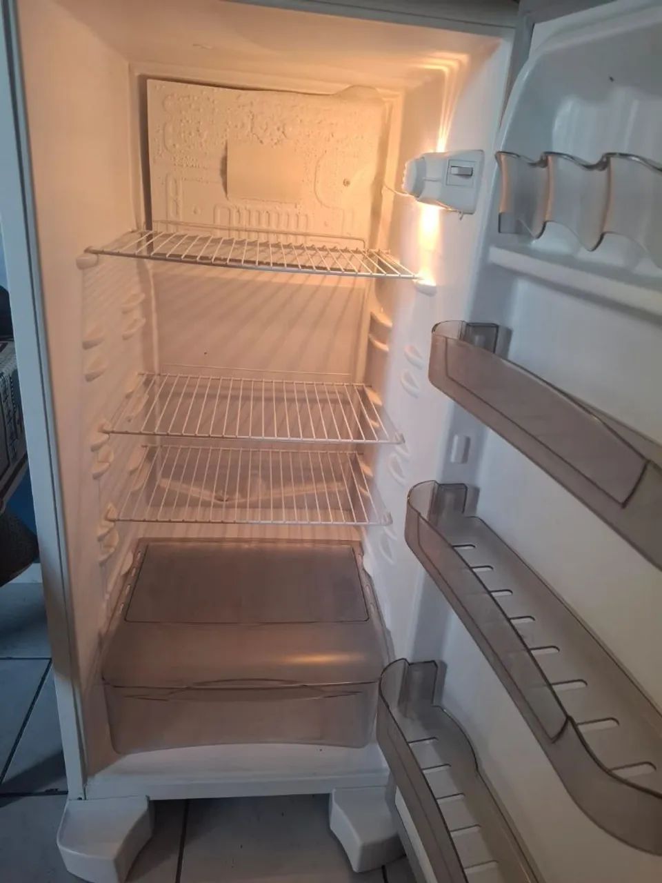 Geladeira Esmaltec 276L 127 volts - Foto 5