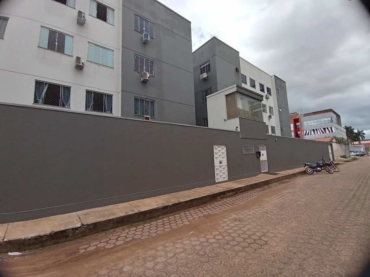 Apartamento em Condomínio Fechado