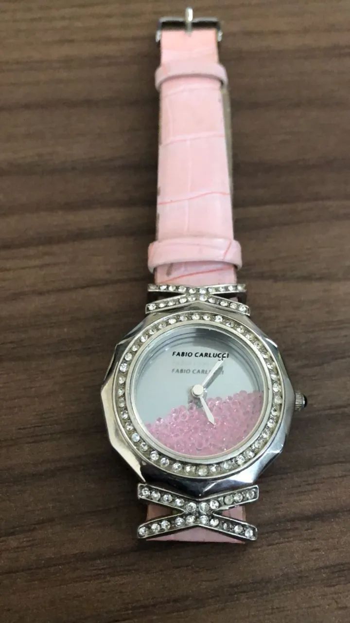 Relógio de pulso Fabio Carlucci com pulseira rosa e detalhes em strass. - Foto 2