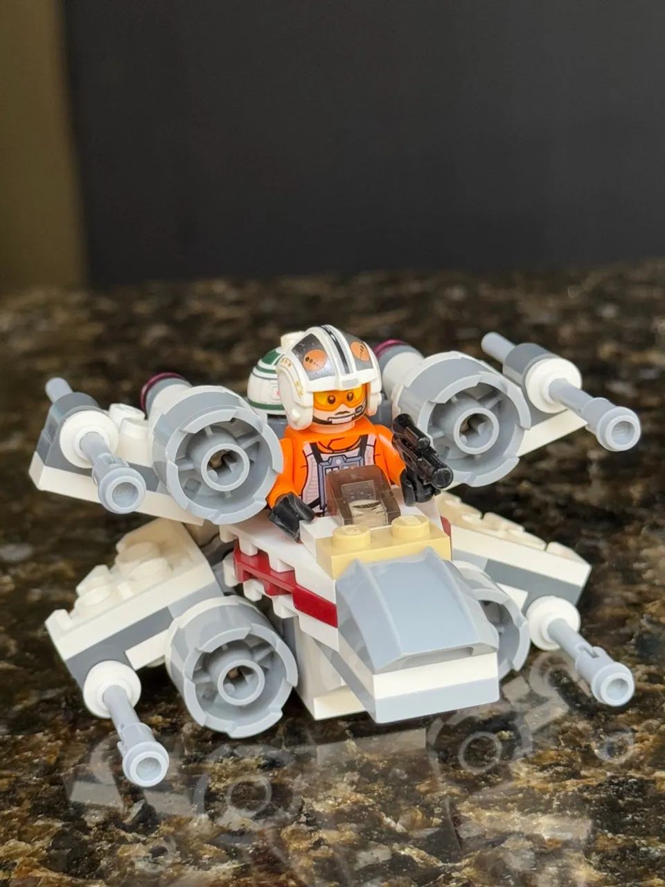 LEGO Star Wars - Caça Estelar X-Wing - Foto 2
