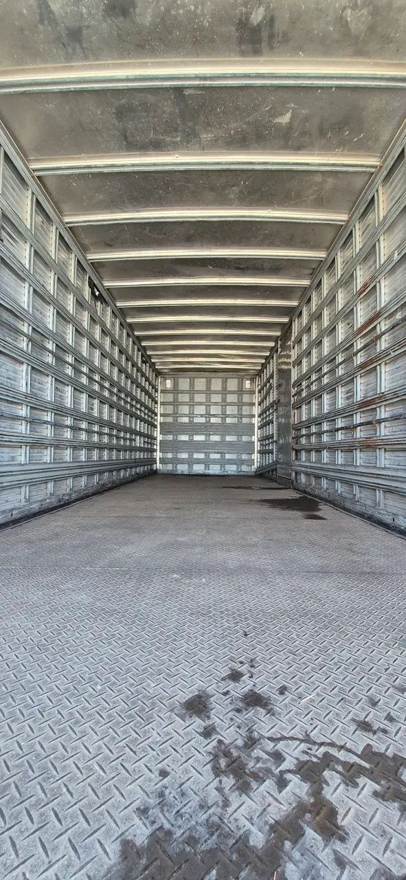 MB 1218 truck 6x2 Baú Facchini assoalho de Chapa xadrez caminhão só fazia nordeste  - Foto 7