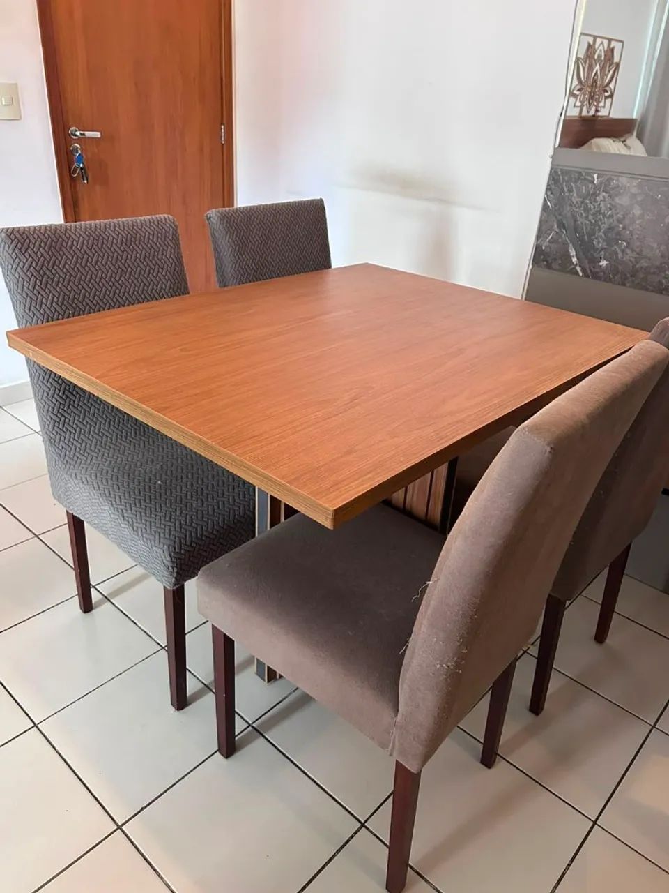 Mesa com 4 cadeiras (MDF marcenaria) - Foto 2