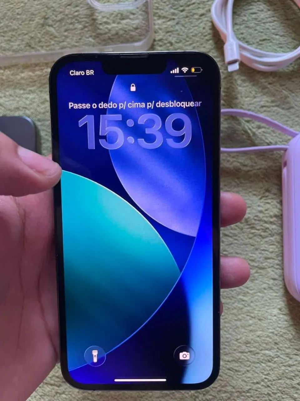 iPhone 13 pro + carregador portátil 
