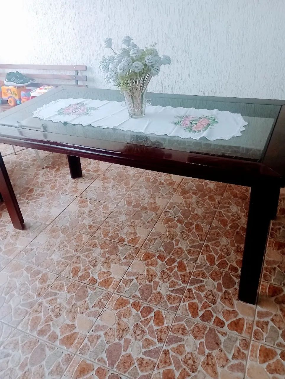 Mesa de jantar em Mognum com vidro  - Foto 2