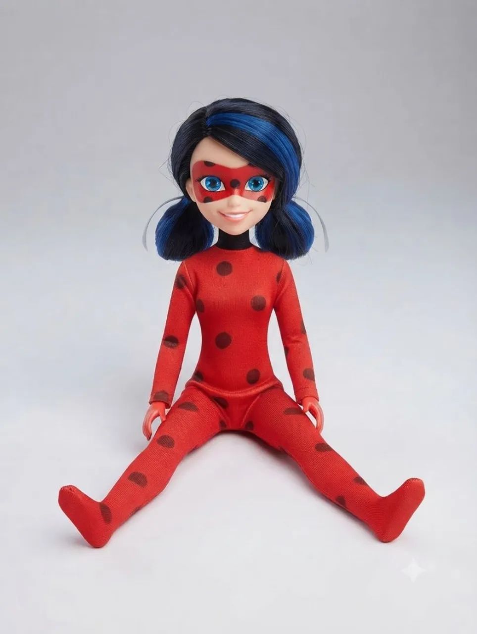 Vendo boneca Ladybug 