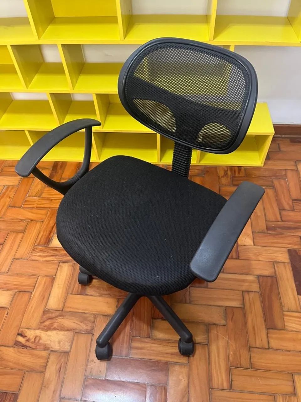 Cadeira de escritório usada - ótimo estado - Foto 4