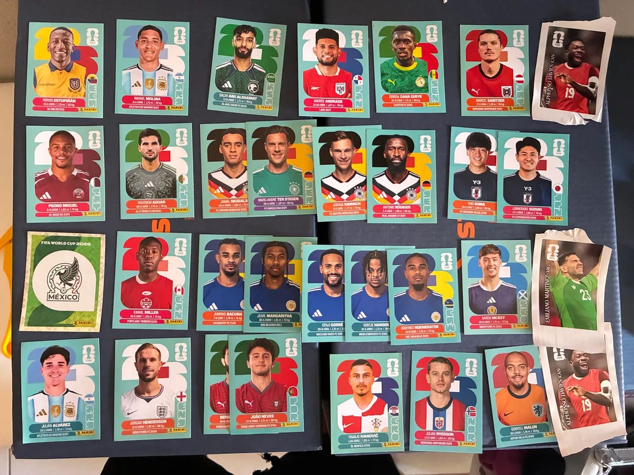 Vendo 113 Figurinhas da Copa do Mundo 2026