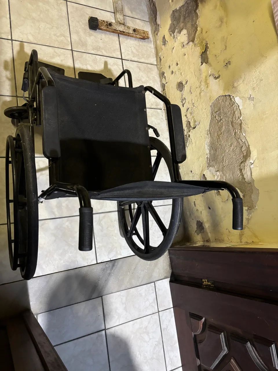 Cadeira de rodas em perfeito estado de conservação  - Foto 4