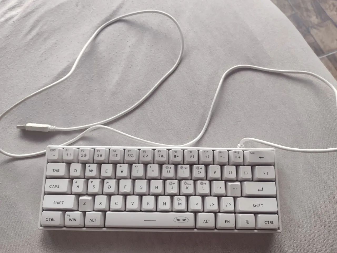 Teclado 60% gamer 