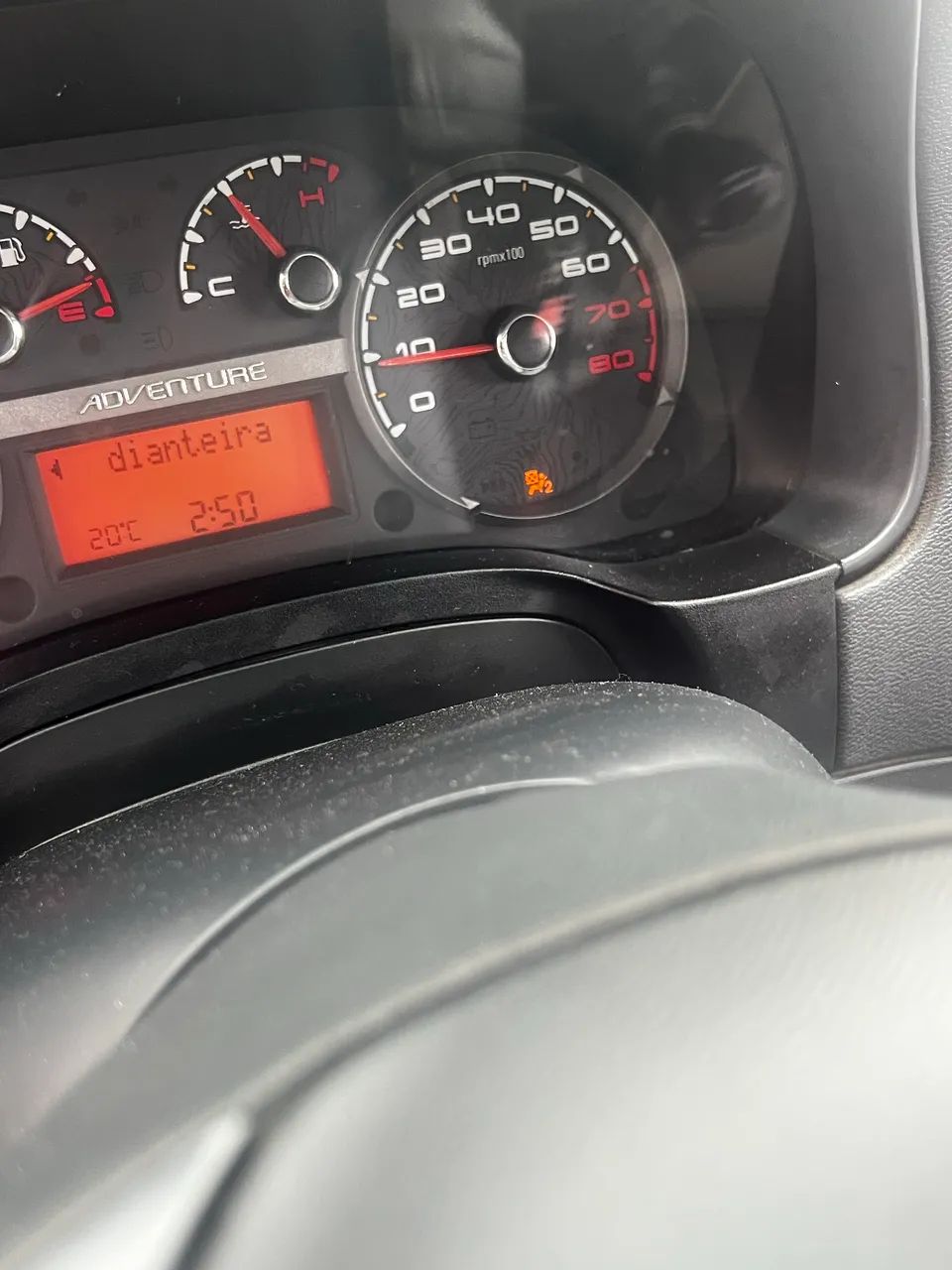 Fiat Strada Adventure1.8/ 1.8 Locker Flex CD 2014 - Foto 3