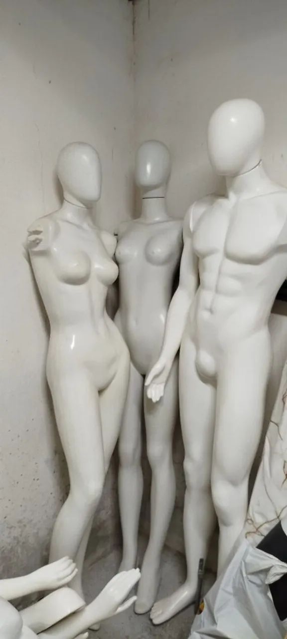 Manequins masculinos e femininos completos  - Foto 3