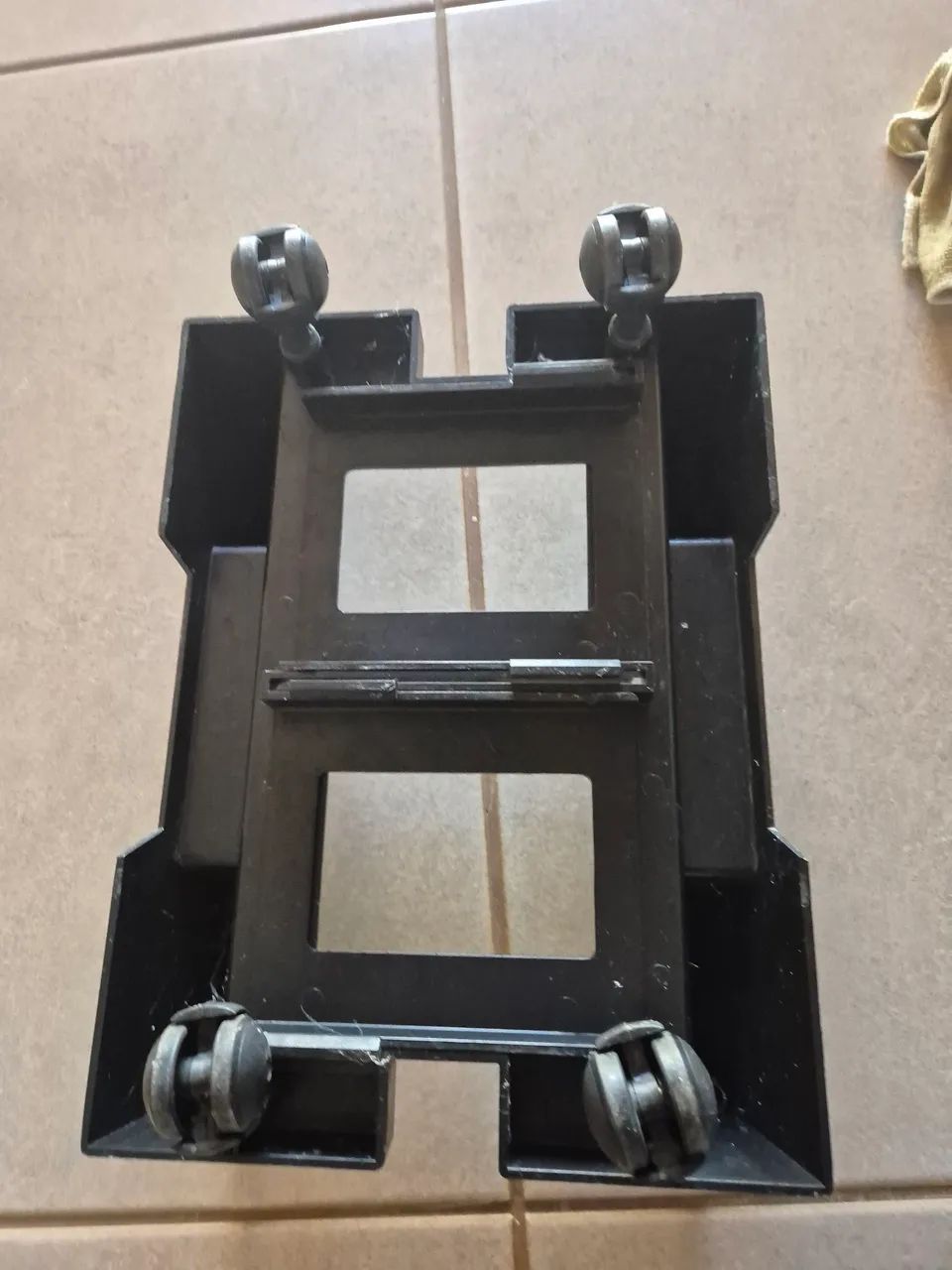 Suporte carrinho para CPU - Foto 5